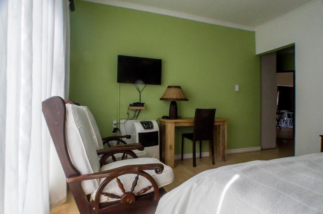 Seroloana Guest House Rustenburg Exterior foto