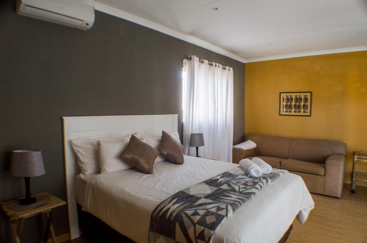 Seroloana Guest House Rustenburg Exterior foto
